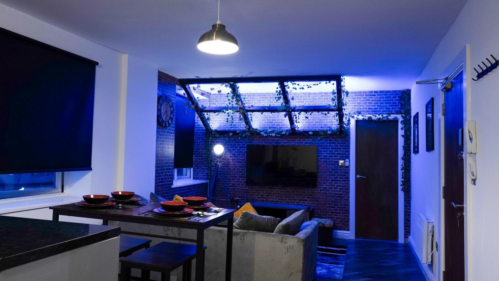 Stunning Two Bed City Centre Apartment ลีดส์ ภายนอก รูปภาพ
